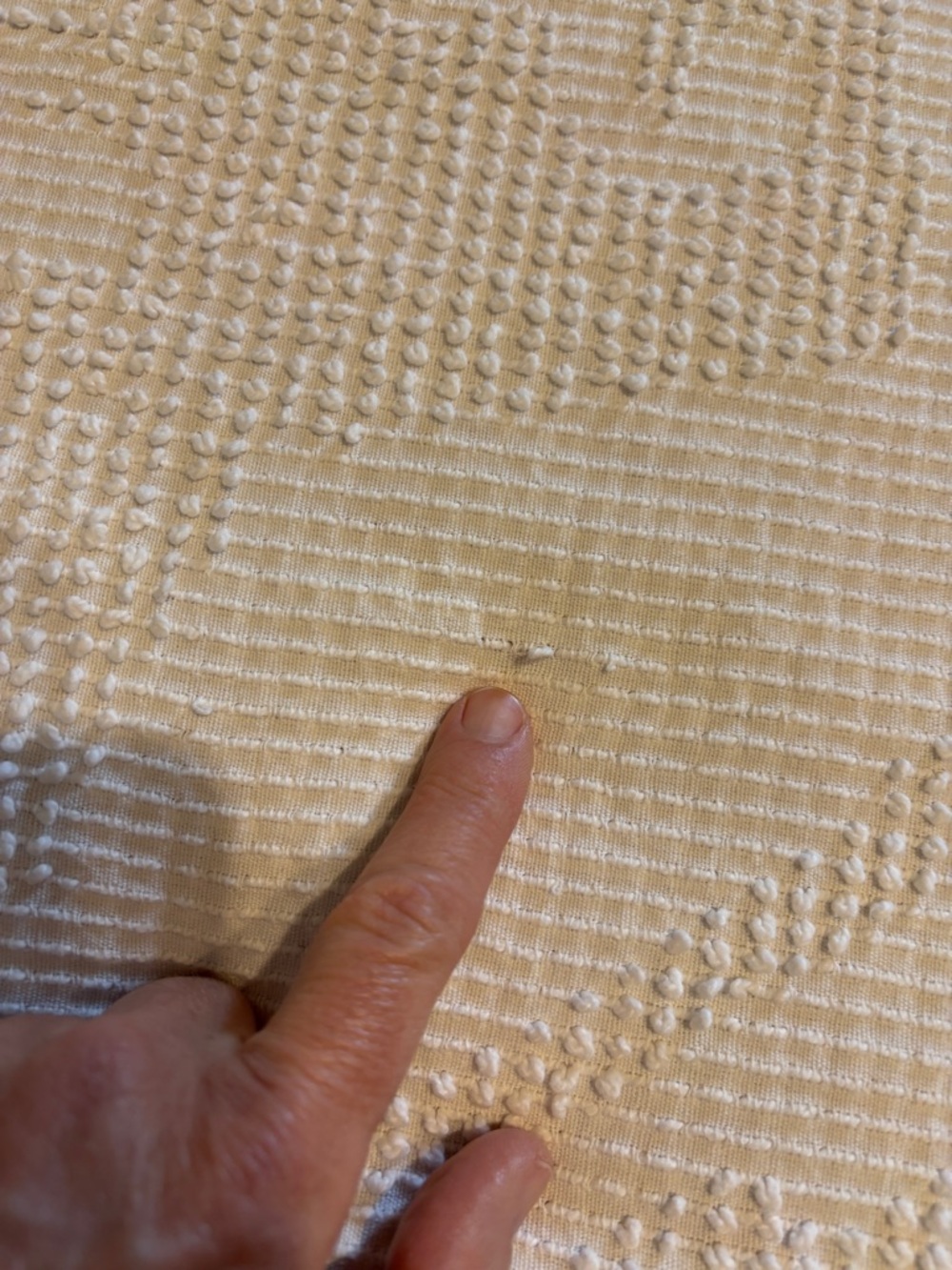 White Chenille Bedspread - Picture 5 of 9
